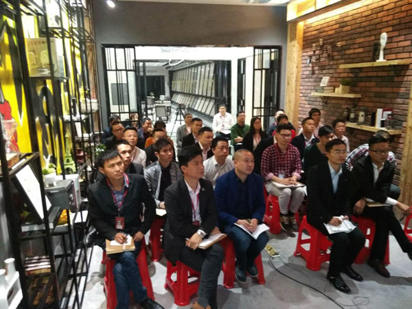 888集团电子游戏销售精英“区域市场 分享互换会”圆满实现