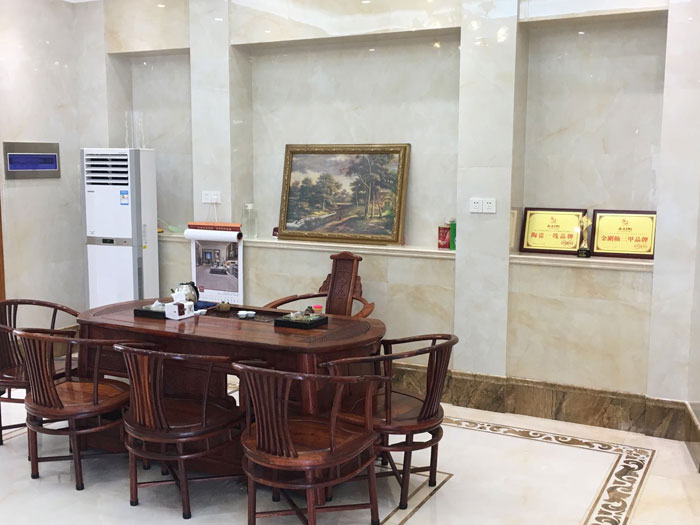 【专卖店推荐】陶瓷一线品牌888集团电子游戏瓷砖潮南店实景鉴赏