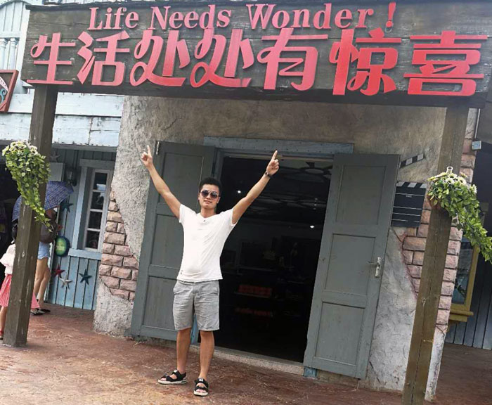 身为年轻一代的90后，但他看起来却比同龄人多了那份沉稳，他就是本次专访的新闻人物——湖南岳阳总代理秦志雄。